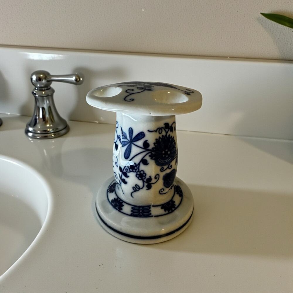 Vintage Vienna Woods Fine China Blue Onion Toothbrush Holder Seymour Mann Japan